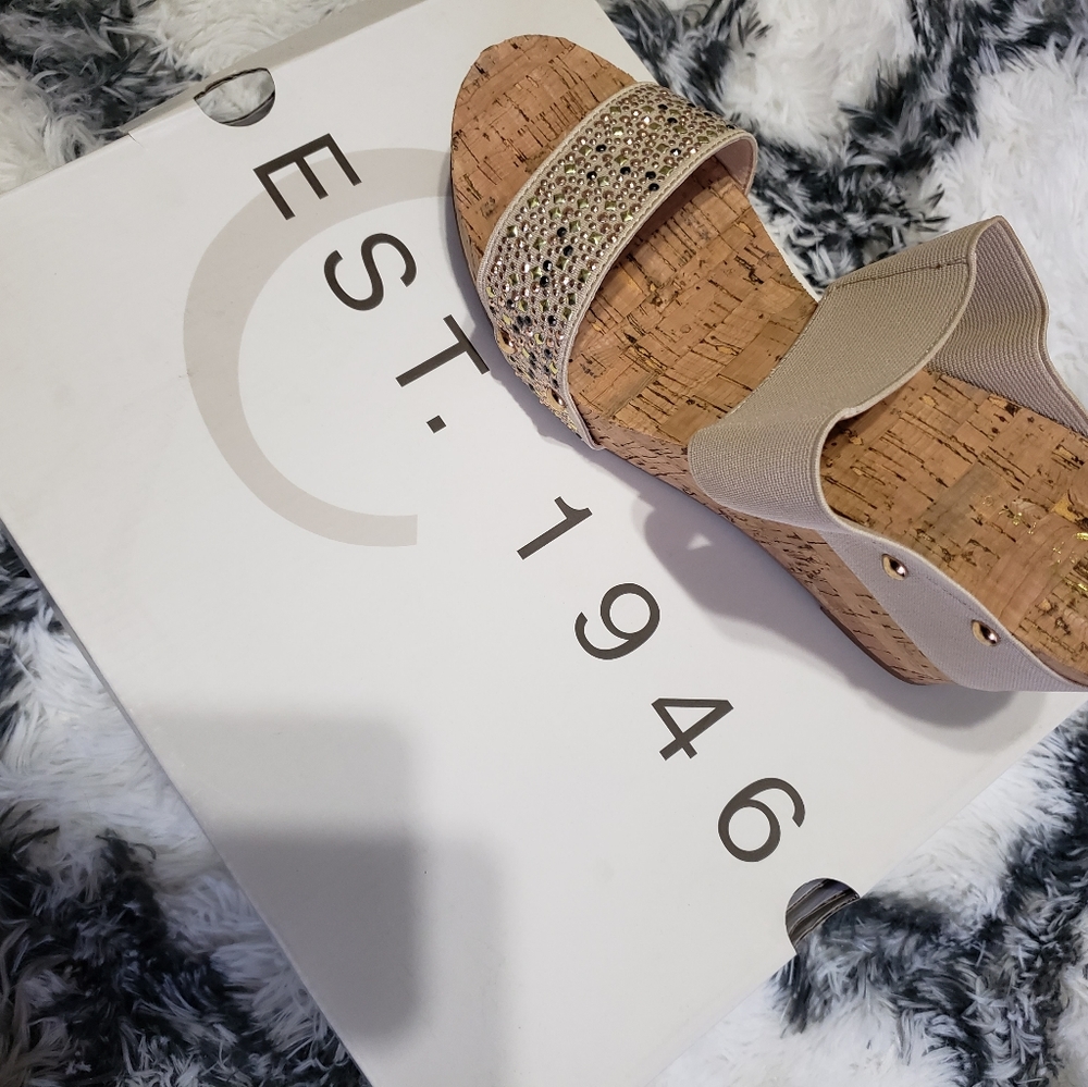 Sandals - Picture 4 of 4